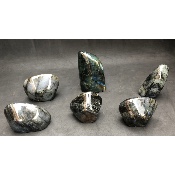 LABRADORITE FORME LIBRE Entièrement POLIE Lot de 2,06 kg