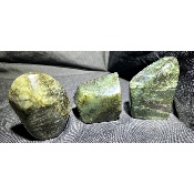 LABRADORITE FORME LIBRE Entièrement POLIE Lot de 2,88 kg 