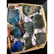 LABRADORITE UNE FACE POLIE Carton de 1,9 Kg